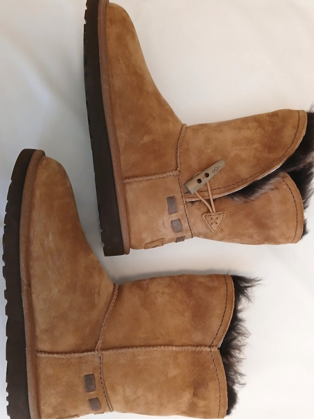 UGG Classic Meadow Boots in chestnut suede, size 8